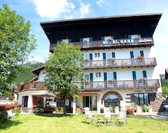 Khách sạn Suisse (San Martino di Castrozza, Ý)