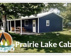 Entire House / Apartment Cabin 100 Yards From Water, Newly Remodeled (Oshkosh, USA)