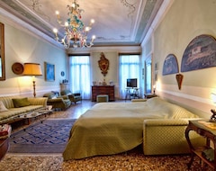 Hotel Gradenigo (Venice, Italy)
