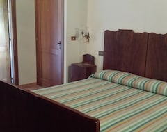 Bed & Breakfast Villa Rosa (Cessapalombo, Ý)