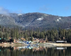 Otel The Pines Resort (Bass Lake, ABD)