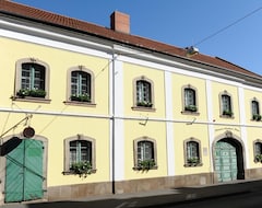 Khách sạn Hauser-Bodnar Haz (Eger, Hungary)
