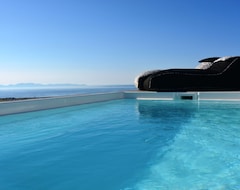 Hotel Elysian Santorini (Oia, Greece)