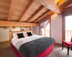 Hotel Altitude Lodge (Les Gets, Francia)