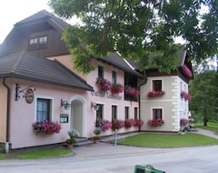 Khách sạn Hotel Gasthof Lacknerhof (Mariapfarr, Áo)