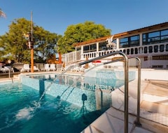 Gran Turin Hotel Boutique parque,arte y tecnologia (Villa Carlos Paz, Argentina)