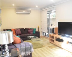 Cijela kuća/apartman Bright 2 Bedroom Apartment In A Great Location (Subiaco, Australija)
