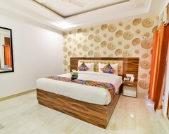 Khách sạn Pearl Suites New Delhi Airport (Delhi, Ấn Độ)