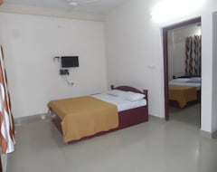 Otel Adithya Lodge (Thrissur, Hindistan)