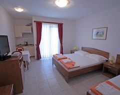 Huoneistohotelli Buratovic (Posedarje, Kroatia)