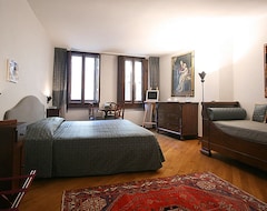Bed & Breakfast Residenza D'Epoca In Piazza della Signoria (Florence, Ý)