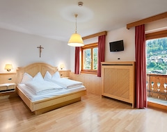 Hotel Rives (St. Ulrich, Italy)