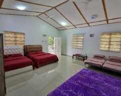 Koko talo/asunto Durio Cottage For 6 Pax Including Children (Asah, Malesia)