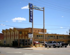 Khách sạn Astro (Hutchinson, Hoa Kỳ)