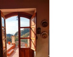 Toàn bộ căn nhà/căn hộ Villa Sarino located in the nature with sea and mountain view (Savoca, Ý)