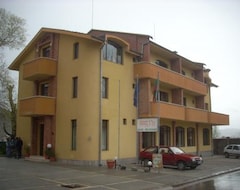 Khách sạn Iv (Velingrad, Bun-ga-ri)