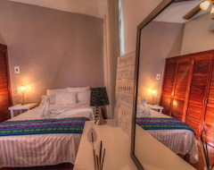 Hotel Villas Colibri Suites & Bungalows (Cozumel, Mexico)