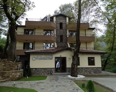 Khách sạn Eco Momata (Petrich, Bun-ga-ri)