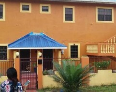Entire House / Apartment Ms Holders Comfort Villa (Linden, Guyana)