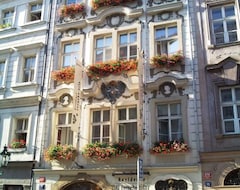 Hotel Residence U Cerneho Orla (Praga, República Checa)