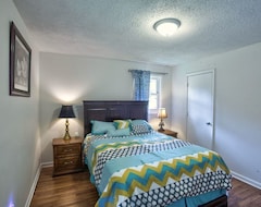 Otel Newly Totally Renovated In Lithonia, Sleeps 10 People 15 Parkings.! (Lithonia, ABD)