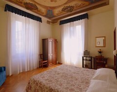 Hotel Cimabue 9 (Florence, Italy)