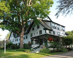 Nhà trọ Follansbee Inn On Kezar Lake (New London, Hoa Kỳ)