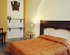 Hotel Ai Cartari (Palermo, Italy)
