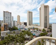 Hotel Walking Distance To The Beach! Waikiki View, Pets Allowed, Bar, Restaurants! (Honolulu, USA)