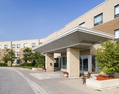 Hotel Residence & Conference Centre - King City (King City, Canada)