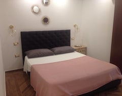 Hotelli Ercolano Suite 181 (Ercolano, Italia)