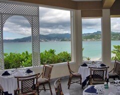 Khách sạn The Flamboyant Inn (Grand Anse Bay, Grenada)