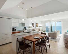 Khách sạn 2 Bed Suite With Ocean Views + Furnished Terrace (Burnt Island, Bermudas)