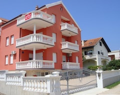 Khách sạn Villa Mare (Vodice, Croatia)