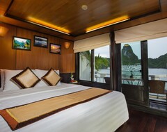 Hotel Syrena Cruises (Ha Long, Vietnam)