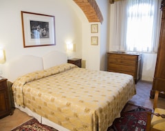 Hotel Villa Le Piazzole (Florence, Italy)