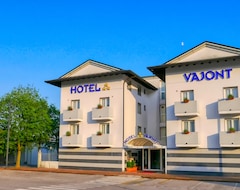 Hotel Vajont (Vajont, Italy)