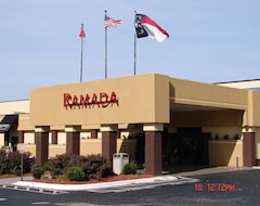Khách sạn Ramada Plaza by Wyndham Charlotte South End Airport (Charlotte, Hoa Kỳ)