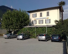 Otel Ferrovieri (Tenero-Contra, İsviçre)