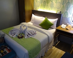 Hotel Red Mango Suites (Cainta, Filipini)