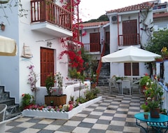 Hotel Amalthia Studios (Skiathos Town, Greece)