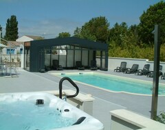 Cijela kuća/apartman Outstanding Holiday Residence, Located 200M Away From Ocean Welcomes You (Fouras, Francuska)
