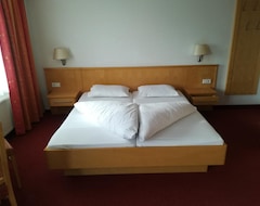 Hotelli Alpenhotel Edelweiss (Maurach-Eben, Itävalta)