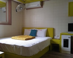 Hotel Em Motel Jinju (Jinju, South Korea)
