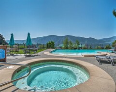 Hele huset/lejligheden Resort Condo On Lake Chelan W/ Infinity Pool! (Manson, USA)