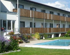 Khách sạn Hotel-Pension Seitz (Wolframs-Eschenbach, Đức)