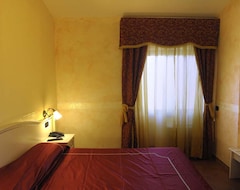 Hotel Rocchi (Valmontone, Italy)