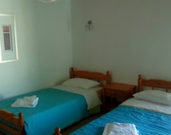 Hotel SeaShell Apartments (Pyrgos Psilonerou, Greece)