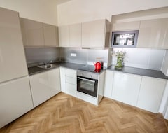 Entire House / Apartment Letna Garden Suites (Prague, Czech Republic)