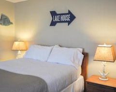 Khách sạn East Shore Lodging & Wallenpaupack Scenic Boat Tour (Hawley, Hoa Kỳ)